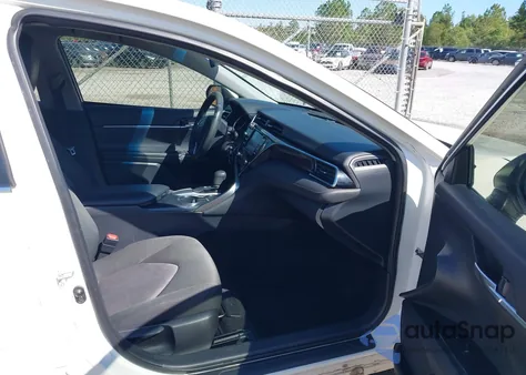 2018 Toyota Camry Le из США, поврежденный, VIN JTNB11HK0J3070692